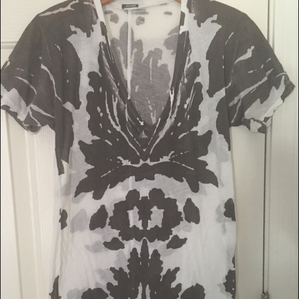 Monrow V-neck Short sleeve filigree tee